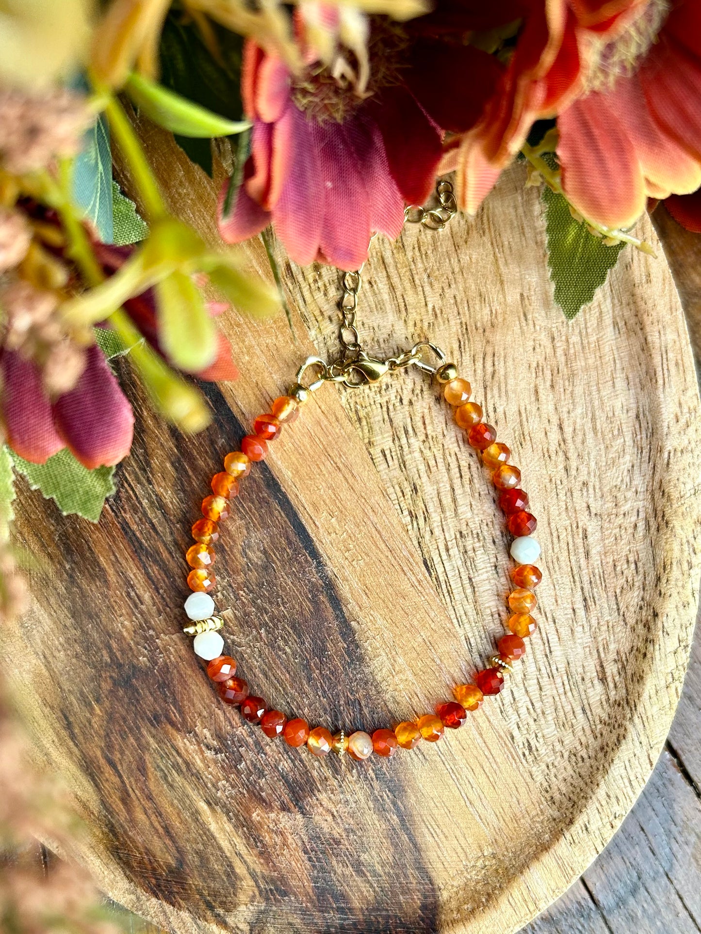 Bracelet Énergie & Équilibre – Cornaline Facettée 4 mm & Jade de Chine