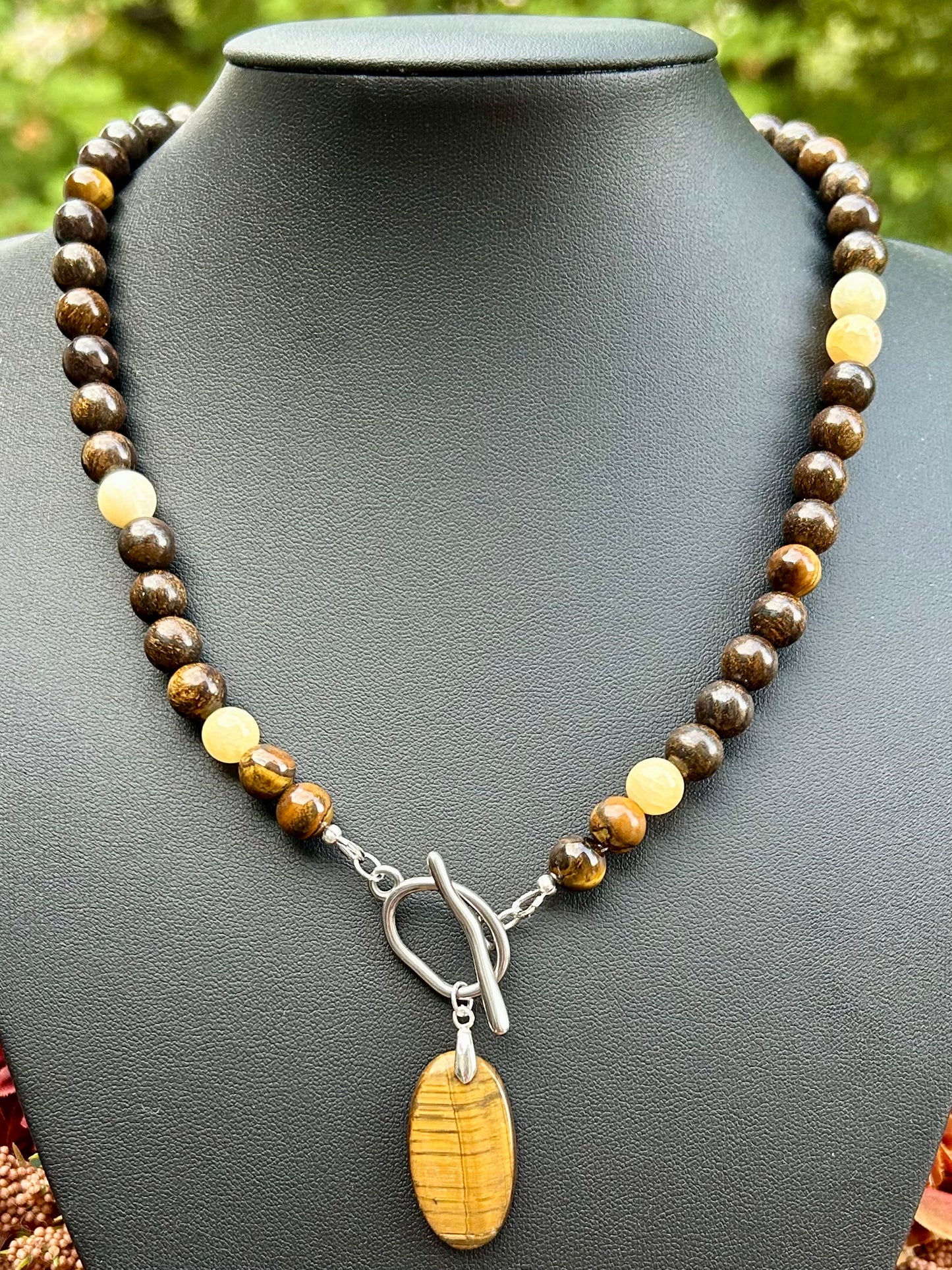 Collier de Protection et de Force – Œil de Tigre, Bronzite & Calcite Orange