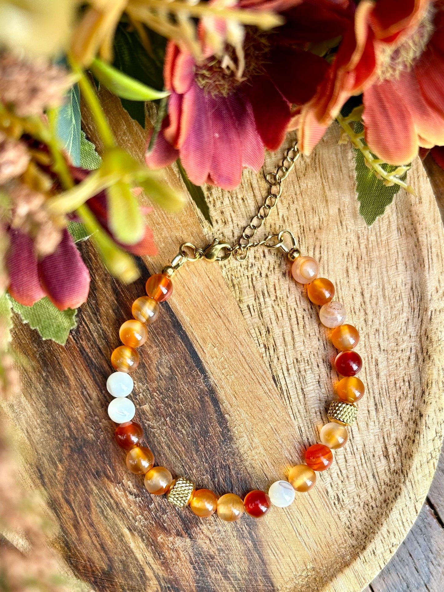 Bracelet Vitalité & Douceur – Cornaline 6 mm & Nacre