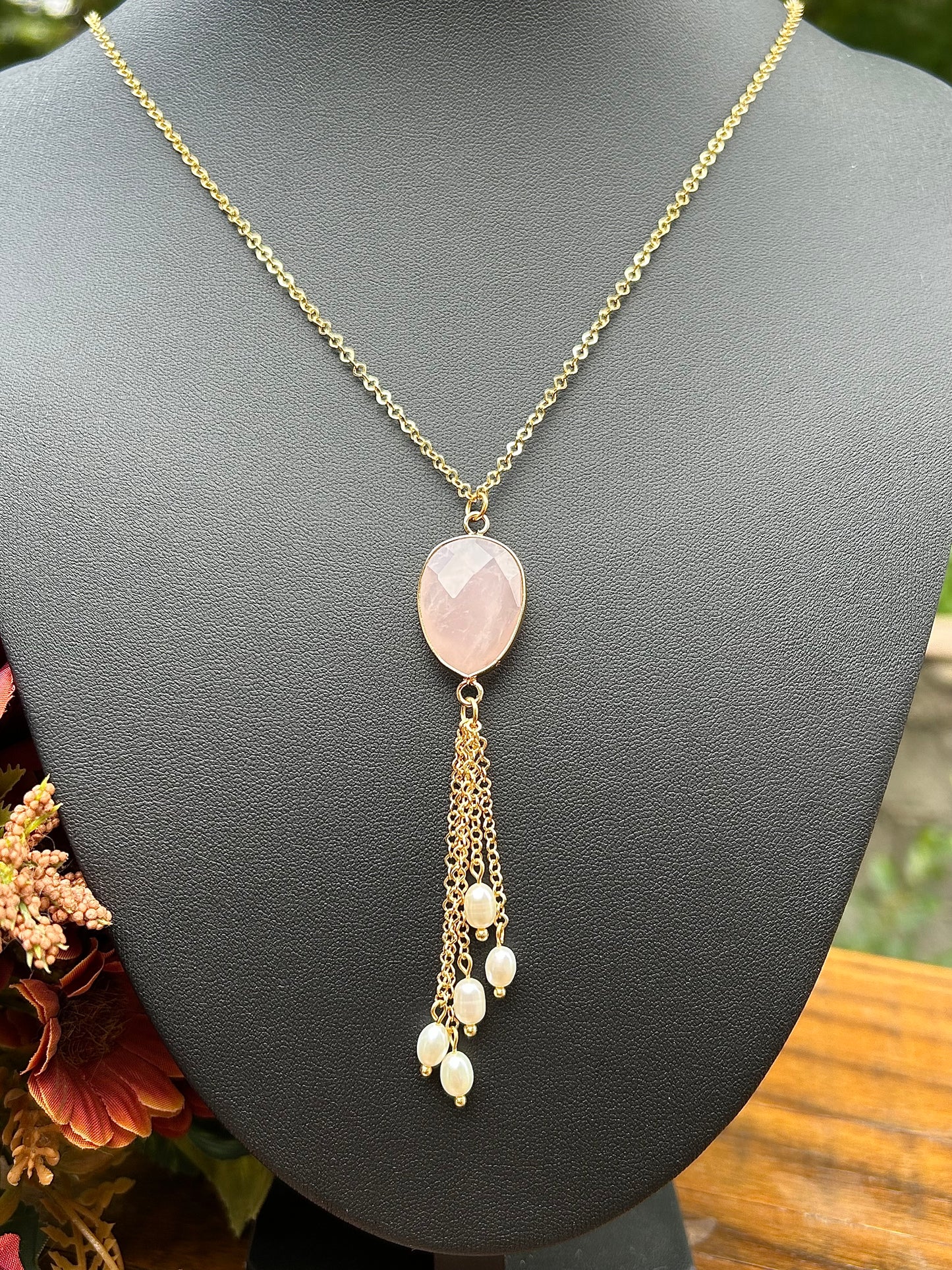 Sautoir Amour & Douceur – Quartz Rose & Nacre, Laiton Or 24k