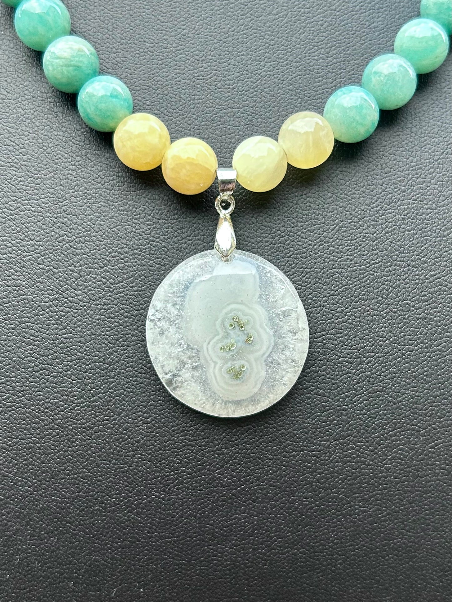 Collier Lumière Intérieure – Amazonite, Calcite Orange & Quartz Solaire