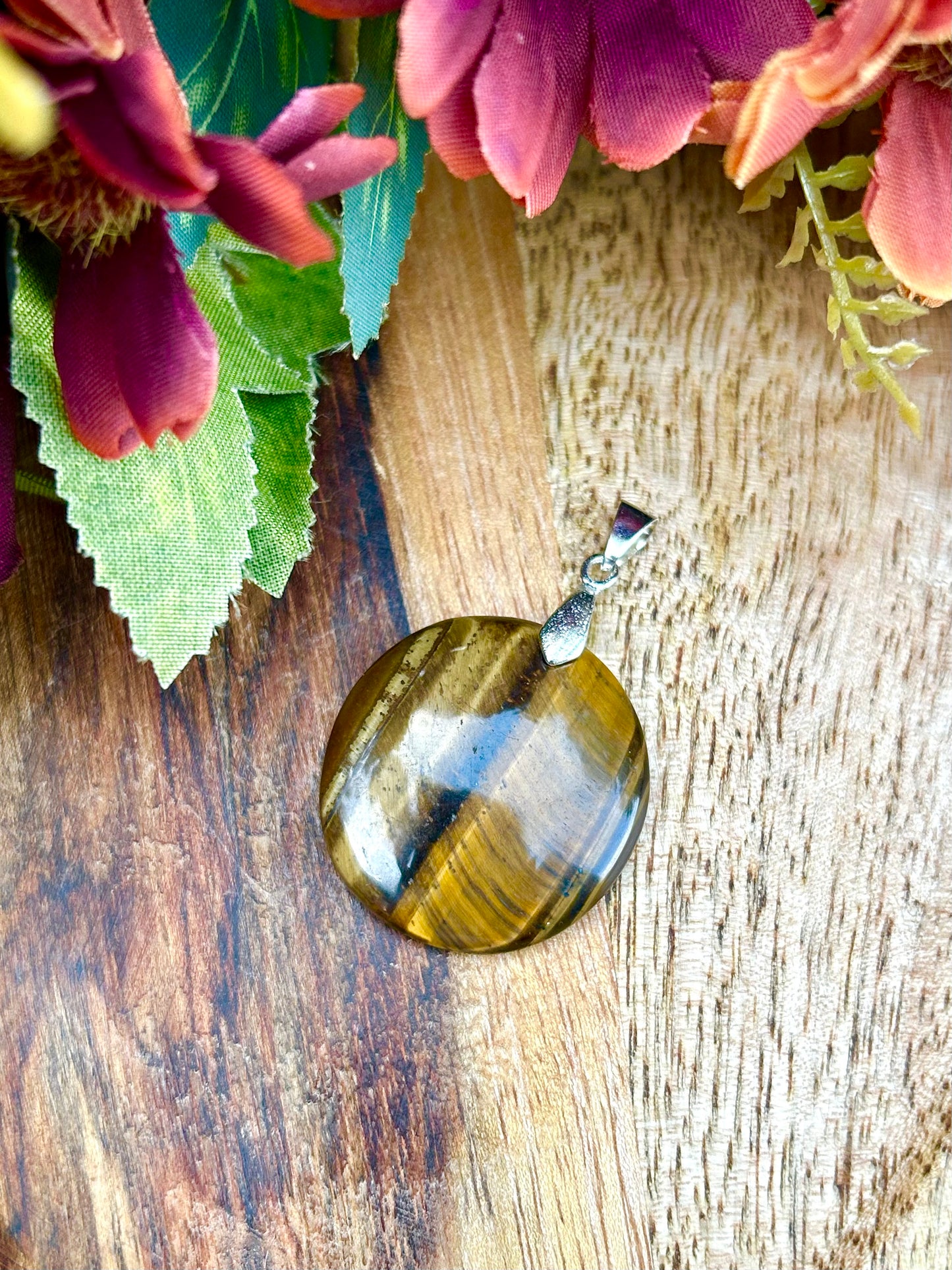 Pendentif de Protection – Œil de Tigre & Laiton Argenté