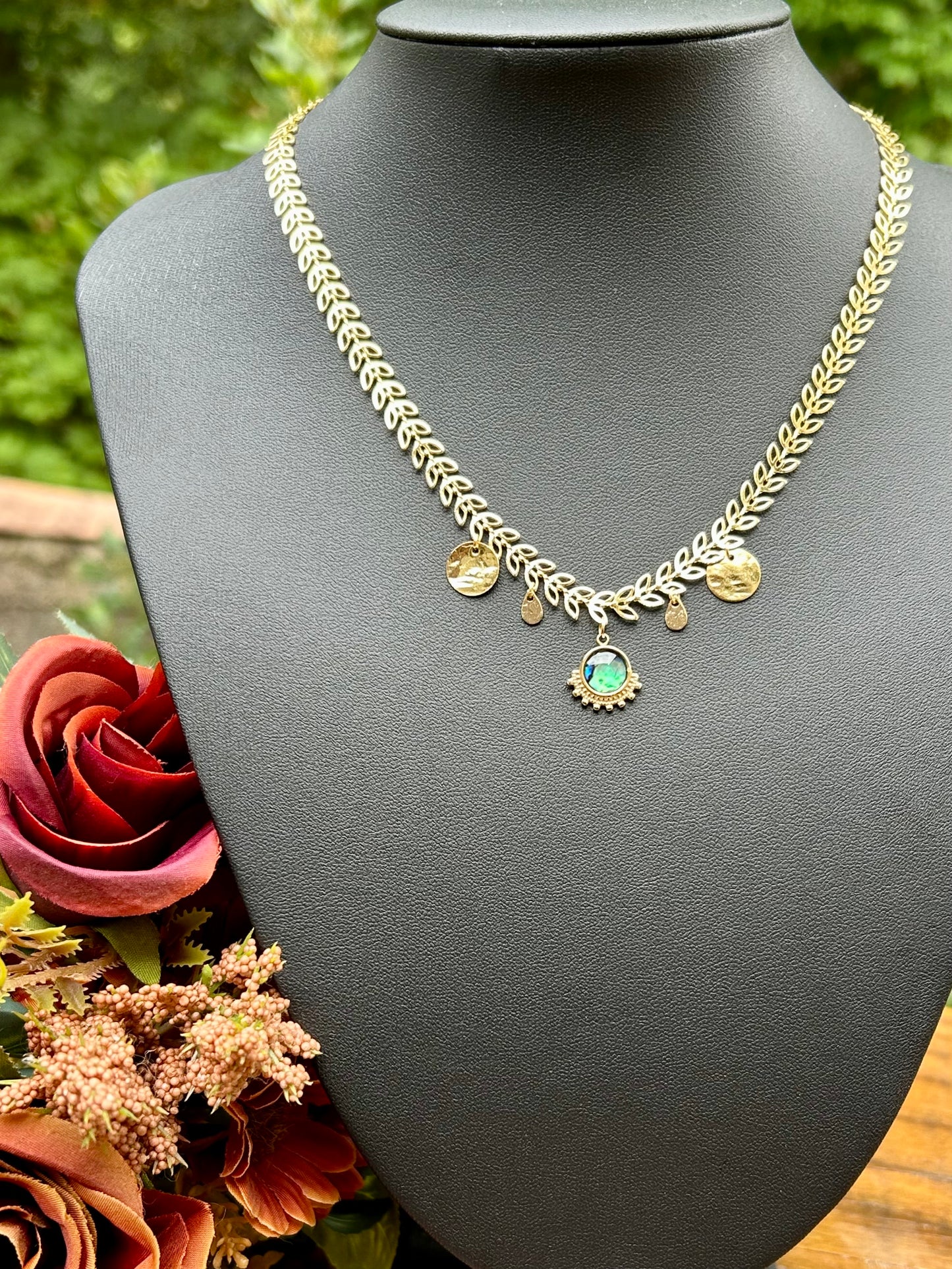 Collier Mystique Océan – Nacre Abalone & Laiton Or 24k