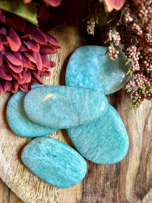 Pierre plate en Amazonite – Apaisement & Communication