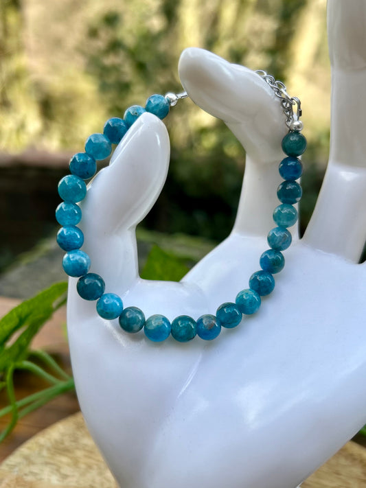 Bracelet en Apatite Bleue – Expression & Clarté