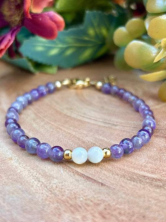 Bracelet Améthyste & Nacre – Perles 4 mm | Harmonie & Douceur intérieure