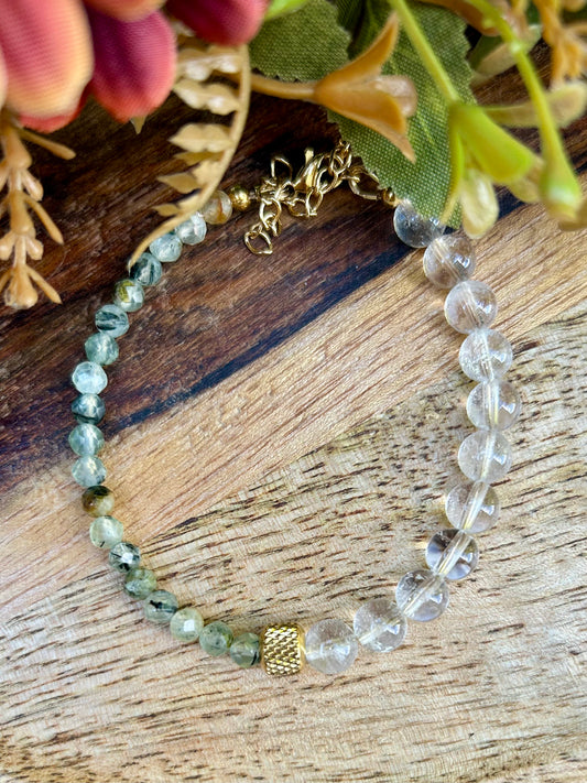 Bracelet doré “Renouveau & Alignement” – Cristal de roche & Préhnite