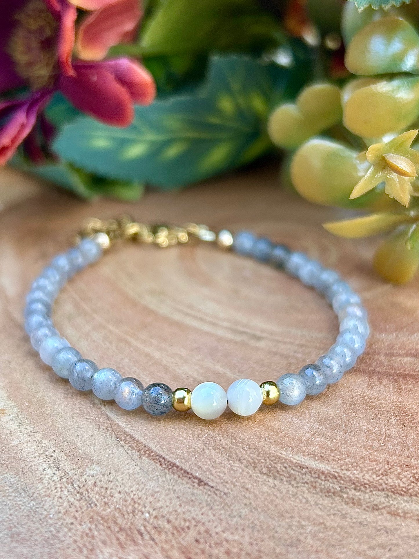 Bracelet Labradorite & Nacre – Perles 4 mm | Protection & Douceur émotionnelle