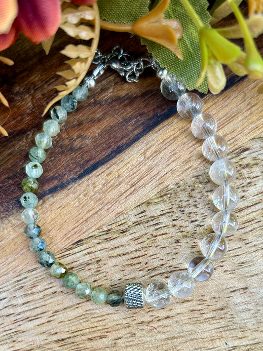 Bracelet argenté “Renouveau & Alignement” – Cristal de roche & Préhnite