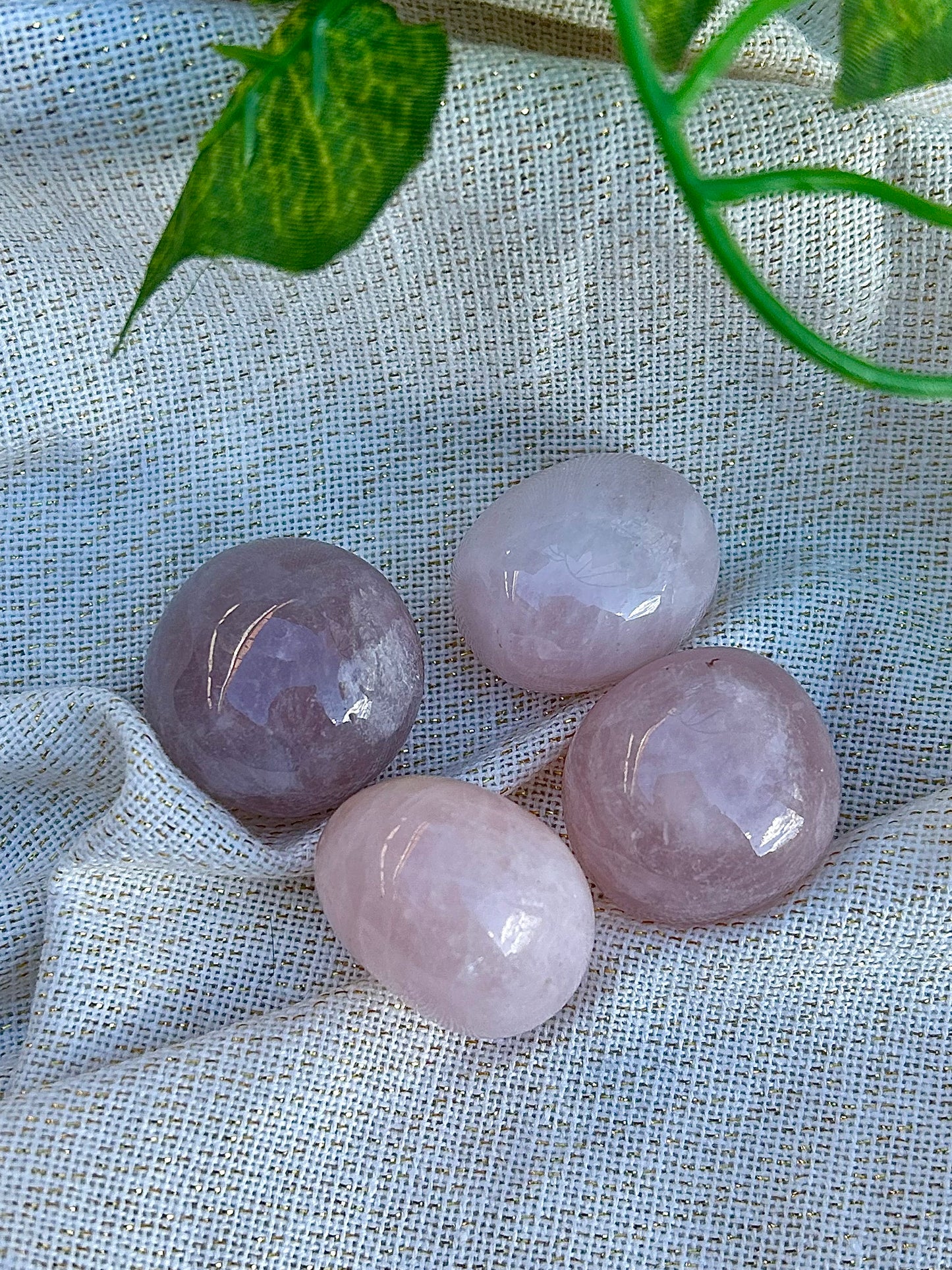 Pierre Roulée Quartz Rose Naturel – Environ 3 cm