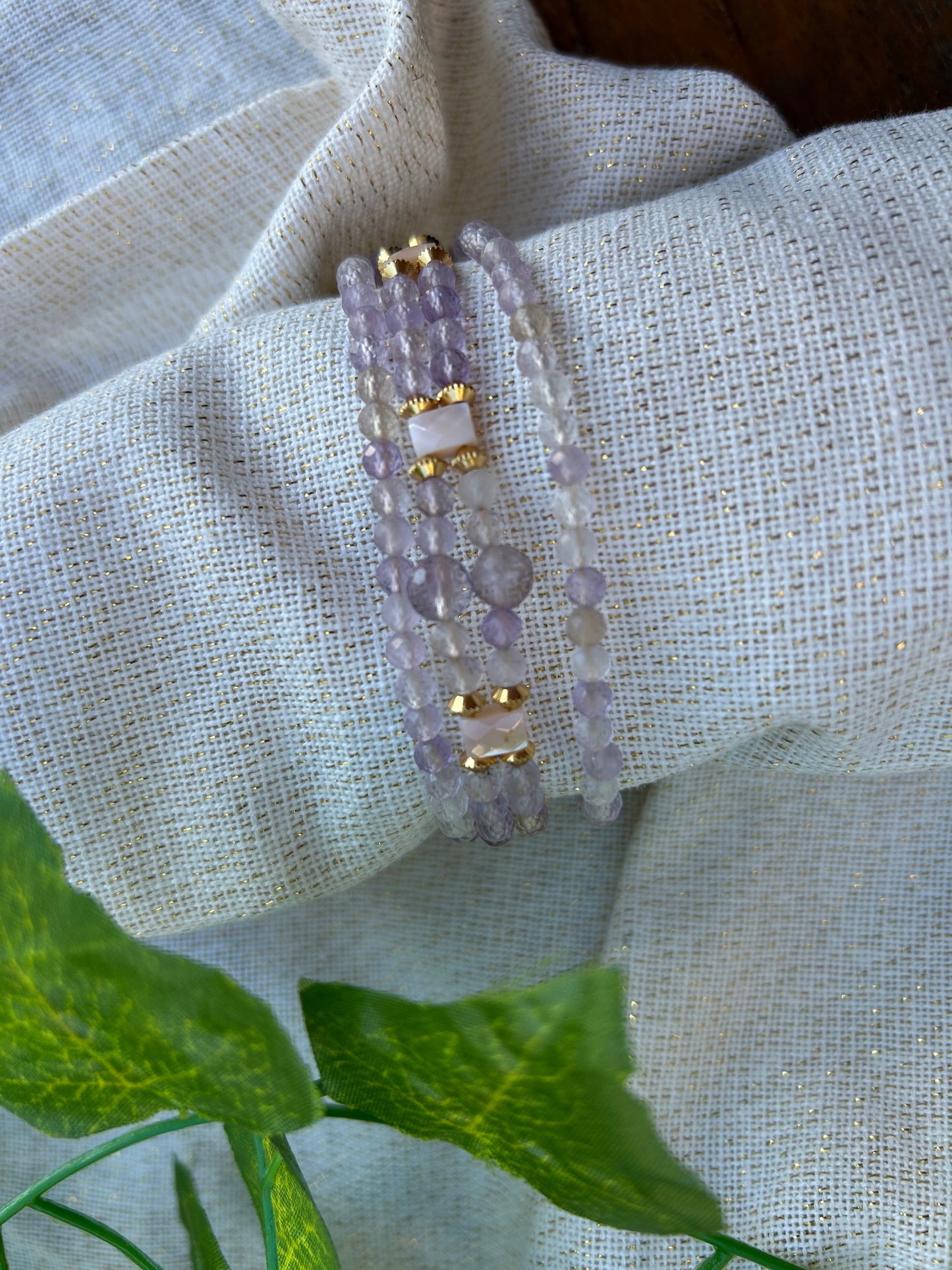 Bracelet Améthyste & Nacre – Laiton Doré